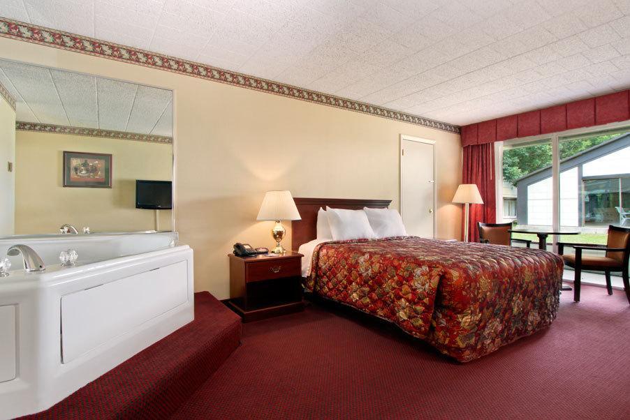 Days Inn Восток Страудсберг Номер фото